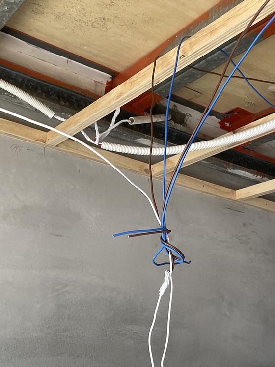 台北室內天花板電路配置